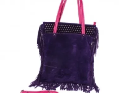 Sac à main cloutés et frangés