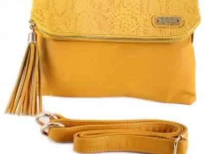 Pochette avec rabat reptile et pompon