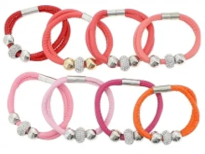 Bracelet tendance décoré de perles à strass