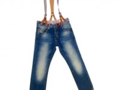 Jeans délavé garçon avec bretelles rayées