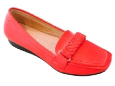 Mocassin compensé style classique