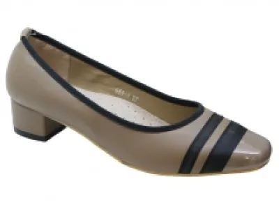 Ballerines à talon avec bout verni