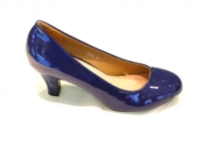 Escarpins vernis avec bout arrondi