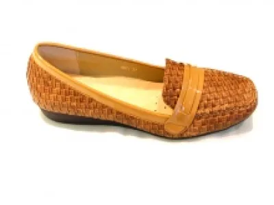 Mocassins tressés décorés de bandes vernissées