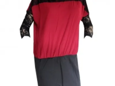 Robe en deux tons avec manches en dentelle