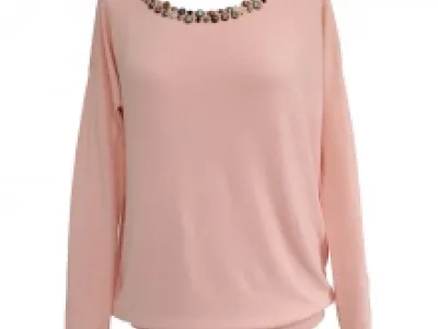 Pull avec col orné de pierres