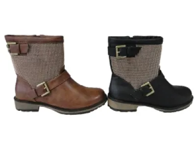 Bottines femme avec montants cloutés et brides à boucles décoratives