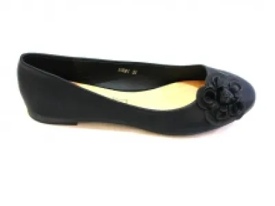 Ballerines ornées de motif fleur devant