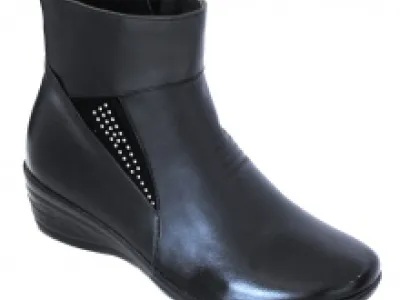 Jolies bottines ornées de strass