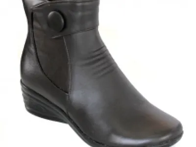 Bottines femme décorées de boutons