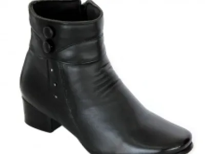 Bottines femme décorées de strass et boutons