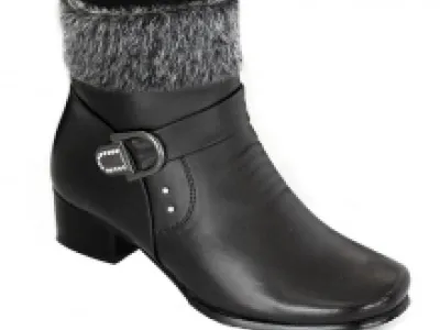 Bottines femme bordées de fourrures