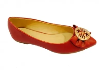 Ballerines ornées de nœud avec médaillon