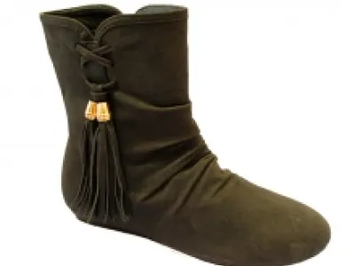 Bottines ornées de pompons sur le côté