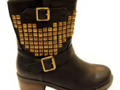 Bottines cloutées avec brides bouclées
