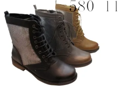 Bottines avec montant argenté et lacet