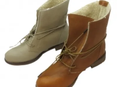 Jolies bottines fourrées avec lacet