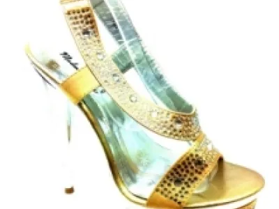 Chaussures de soirée satinées ornées de strass sur le compensé