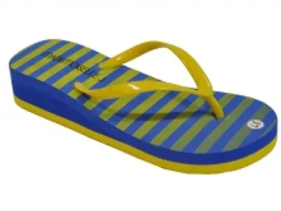 Tongs compensées à rayures