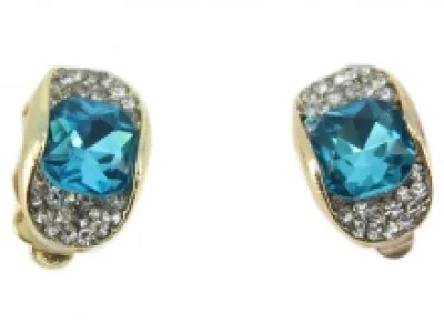 Boucles d’oreilles clips fantaisies parées de pierres