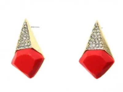 Boucles d’oreilles quadrilatères ornées de strass et pierres