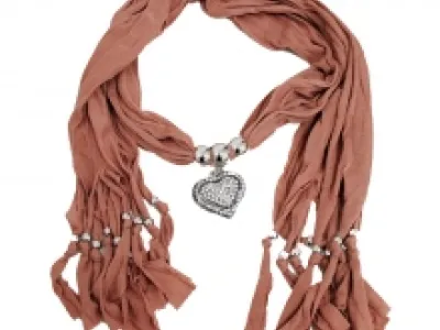 Écharpe bijou avec pendentif cœur strass et bordure franges à perles