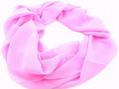 Foulard de couleur unie très chic