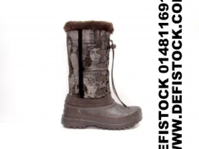 Bottes à motif ref 2304 4.9€ ht 