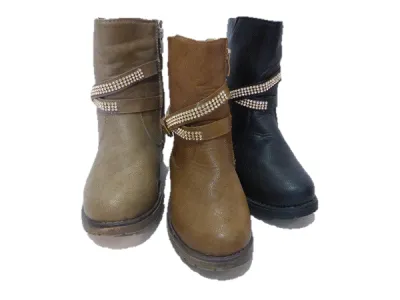 Bottine chic rock Réf 7534 8,50 € HT/unité 