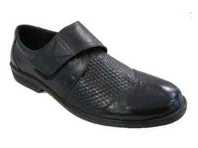Chaussure à scratch en cuir réf 4763 9, 95 € ht/unité