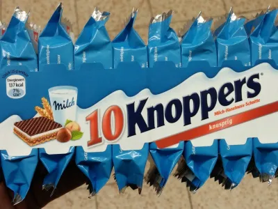 Knoppers Biscuit