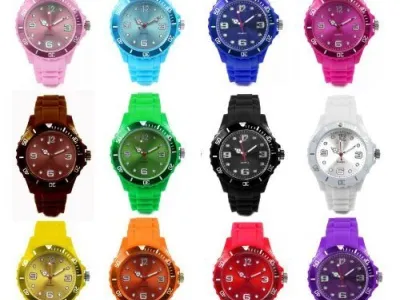 Lot de 13 Montres silicone watch . 13 couleurs unisexe homme femme