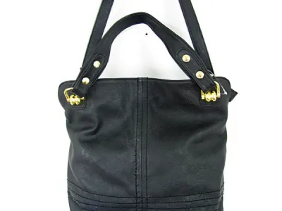 Sac à main simili cuir  Réf 6588 7.95€ HT 