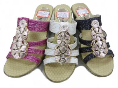 Sandale à talon bijou Réf 9503 5,50 € HT unité
