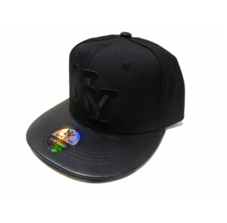 Casquette NY simili cuir  5,95 € HT  Réf 7779