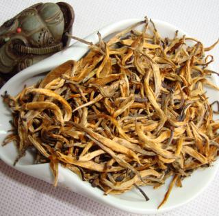 Thé noir du yunnan pointes d'or 100% bourgeons