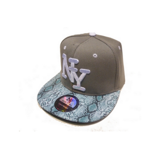 Casquette NY imprimé serpent  5,95 € HT  Réf 7770