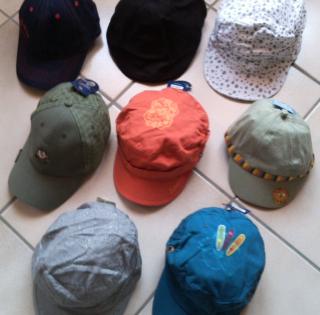 Lots de casquettes,bobs et chapeaux