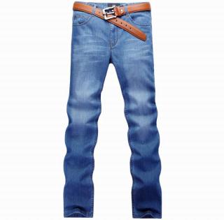 Grande promotion pour Armani jeans et Jeans Levis