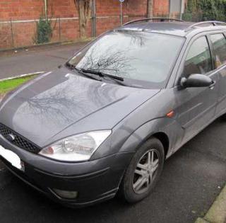 Ford focus très bon état appeler au : 0605519303