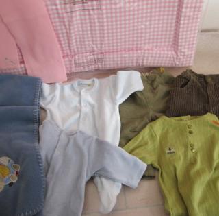 Vêtements bébé, matelas à langer, couvertures bébé