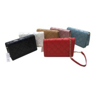 Pochette avec motif losange et sangle mi-chaîne