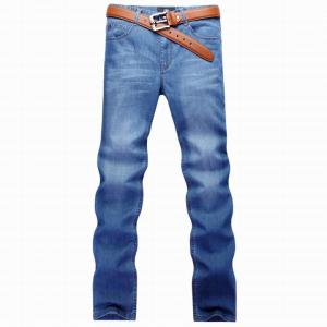 Grande promotion pour Armani jeans et Jeans Levis