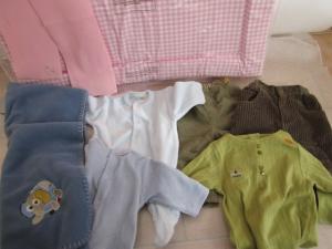 Vêtements bébé, matelas à langer, couvertures bébé