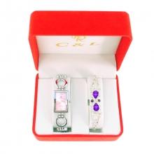 Coffret cadeau femme avec une montre et un bracelet