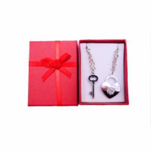 Collier couple avec cadenas et sa cl Collier couple avec cadenas et sa cl